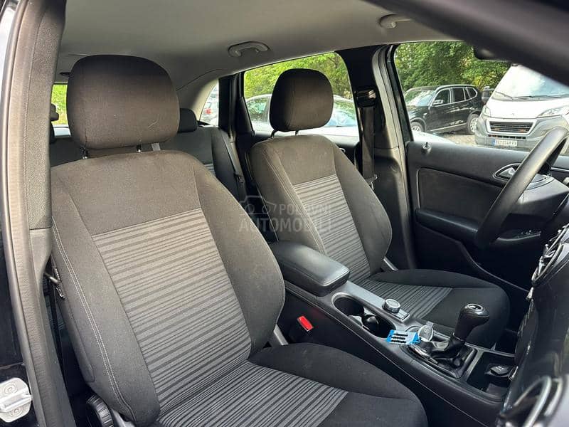 Mercedes Benz B 180 