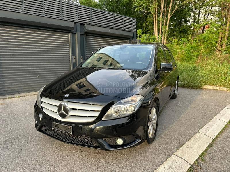 Mercedes Benz B 180 