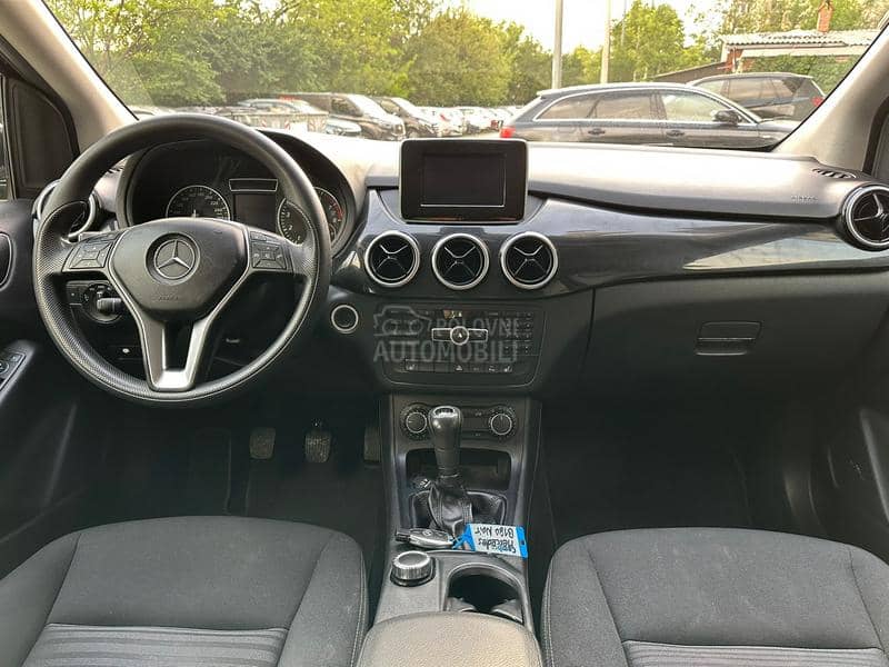 Mercedes Benz B 180 
