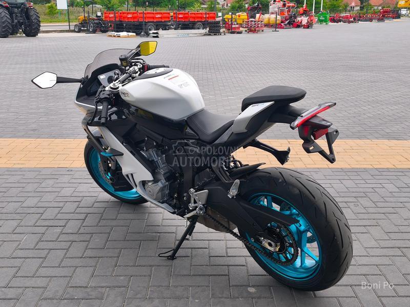CFMOTO 675 SR-R na stanju