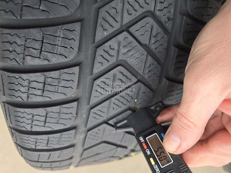 Pirelli 245/45 R19 Zimska
