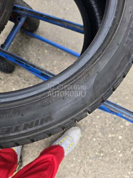 Pirelli 245/45 R19 Zimska