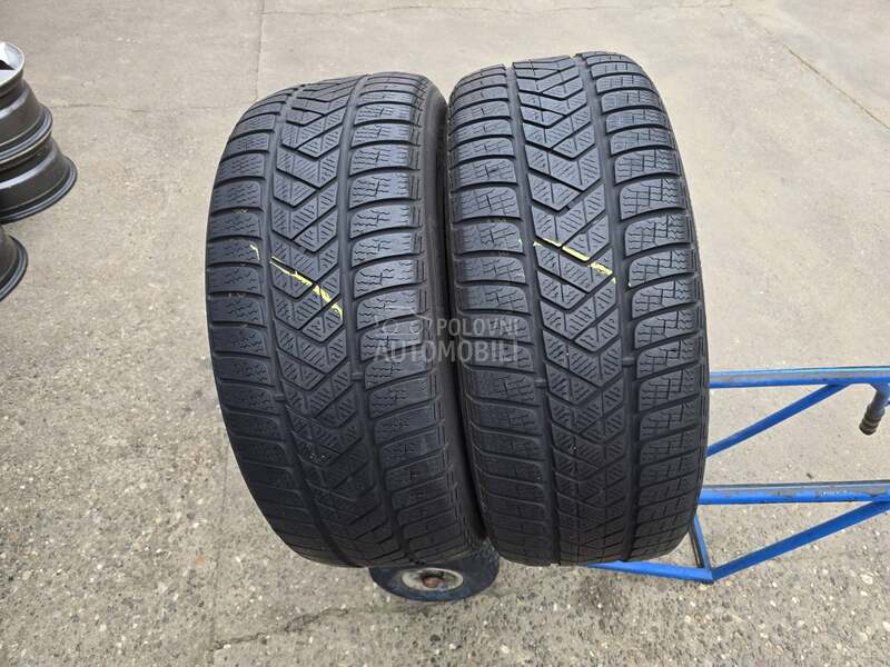Pirelli 245/45 R19 Zimska