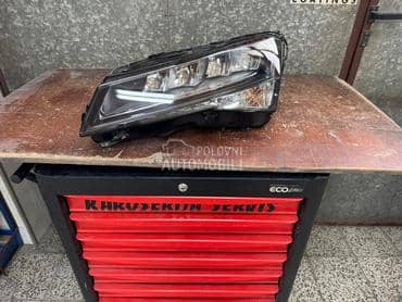 Levi far za Škoda Superb