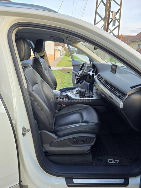 Audi Q7 3,0TDI  CH