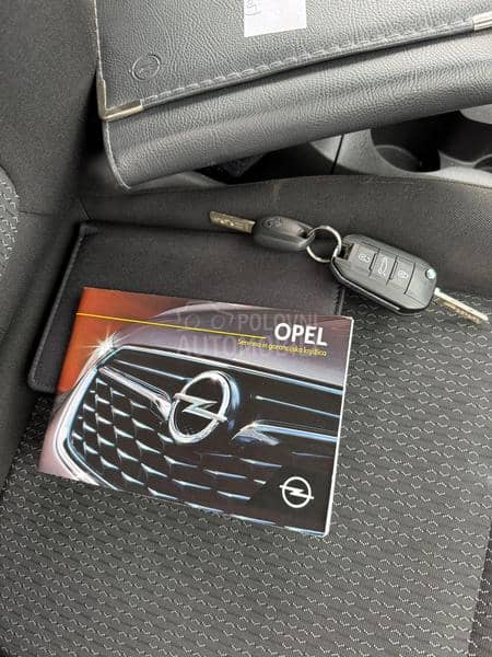 Opel Crossland X  