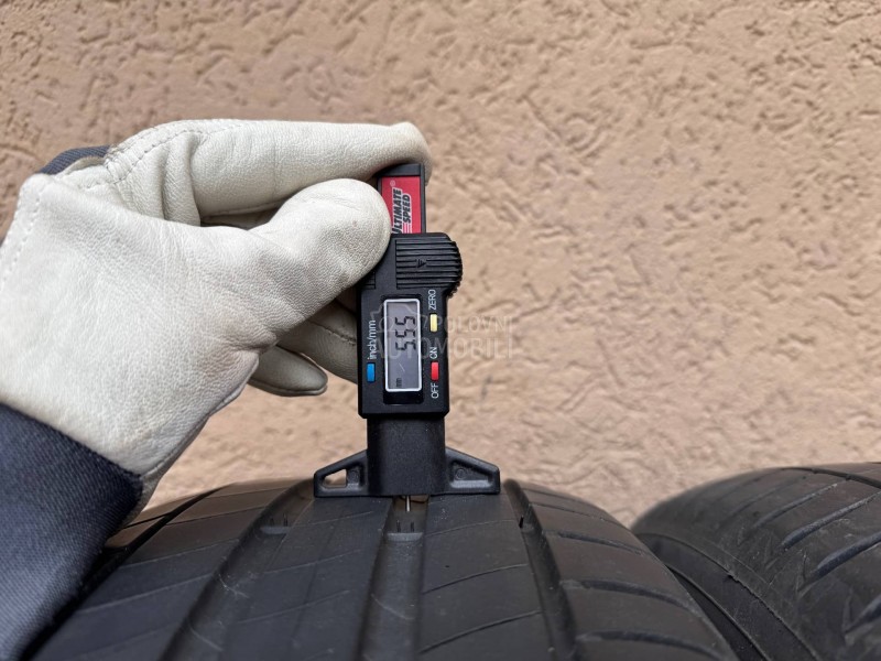 Michelin 215/60 R17 Letnja