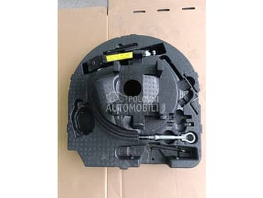 alat I nosac rezervnog tocka za Citroen C4 od 2010. do 2018. god.