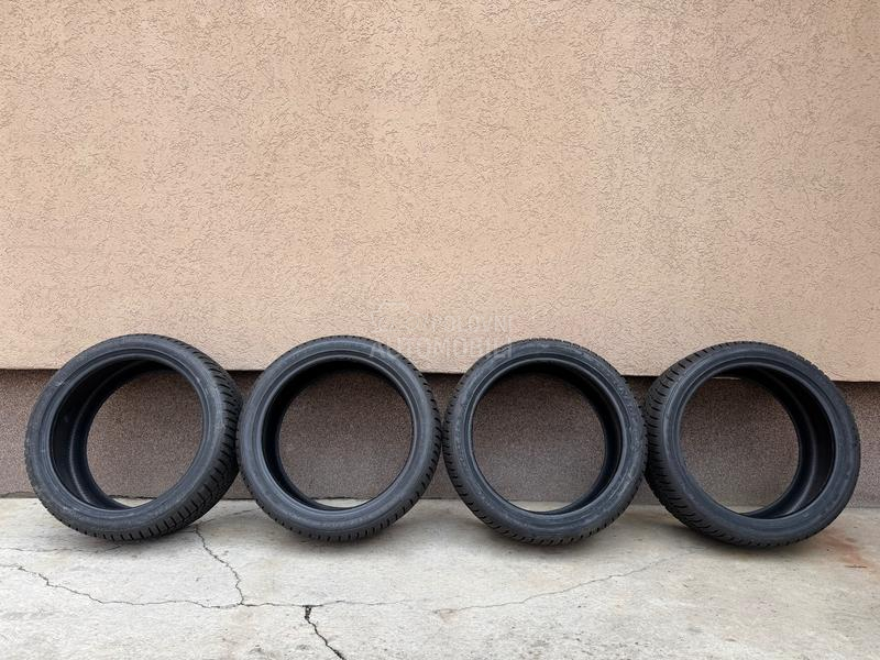 Dunlop 245/40 R19 Zimska