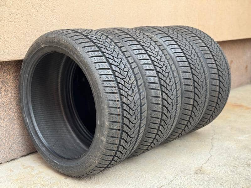 Dunlop 245/40 R19 Zimska