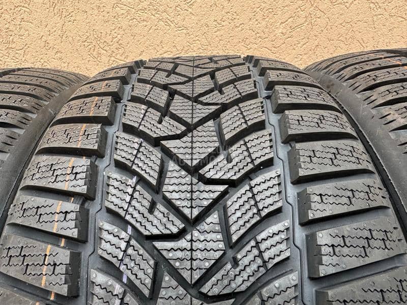 Dunlop 245/40 R19 Zimska