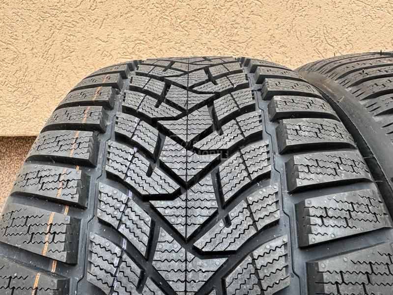 Dunlop 245/40 R19 Zimska