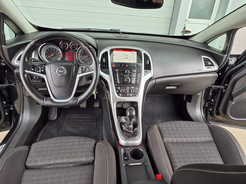 Opel Astra J 1.4 b