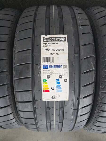 Bridgestone 285/30 R19 Letnja