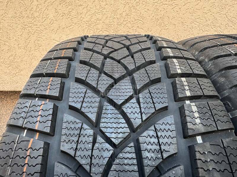 Goodyear 235/50 R20 Zimska