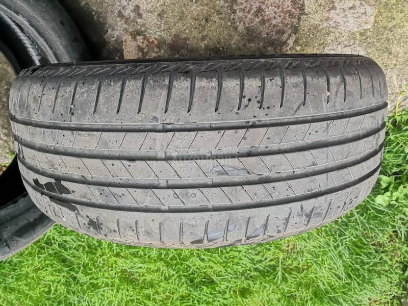 Bridgestone 225/55 R17 Letnja