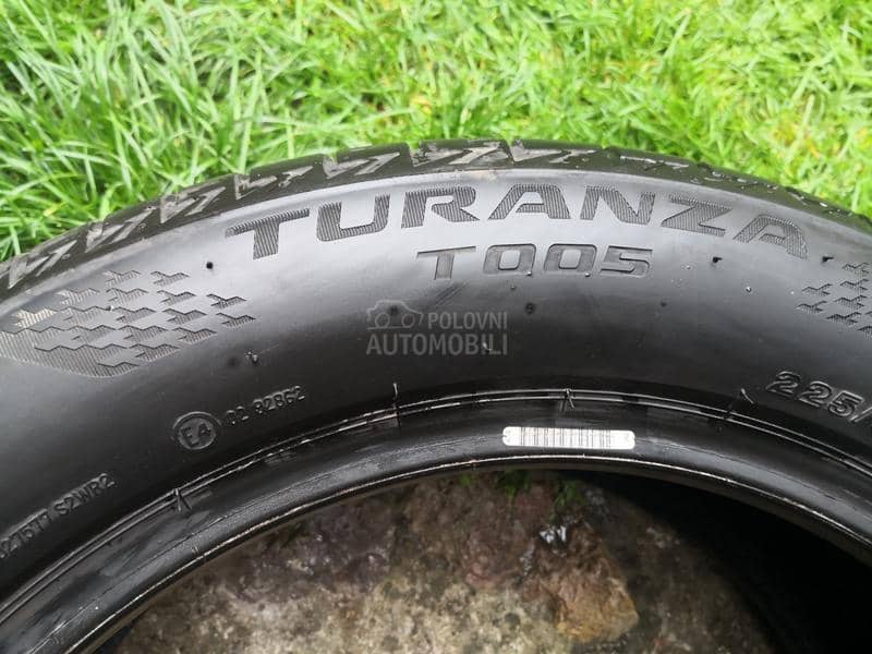 Bridgestone 225/55 R17 Letnja