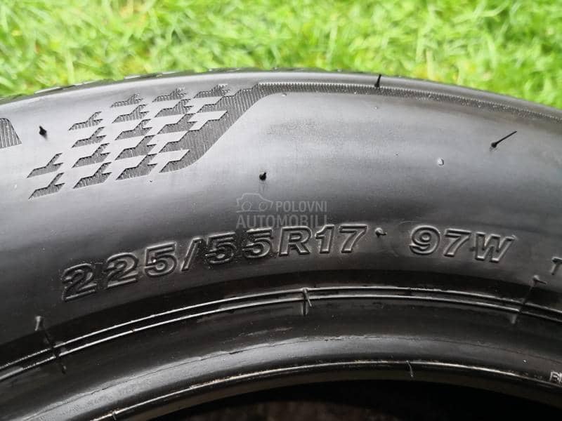 Bridgestone 225/55 R17 Letnja