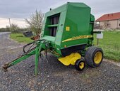 John Deere 572