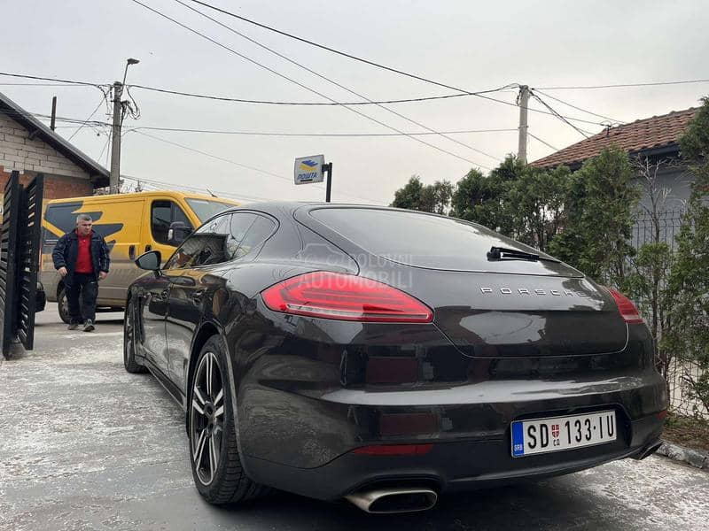 Porsche Panamera 