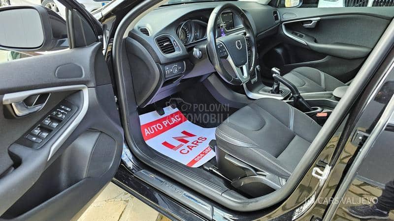 Volvo V40 MOMENTUM/T0P