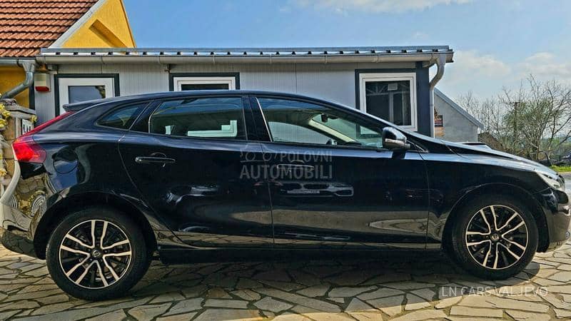 Volvo V40 MOMENTUM/T0P