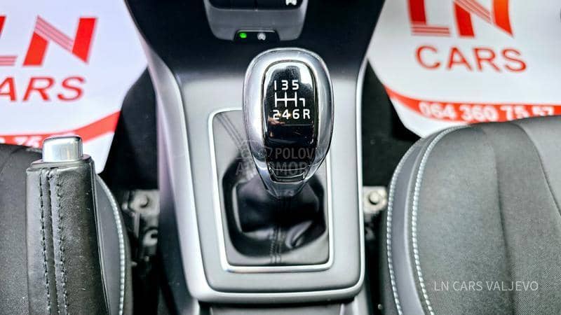 Volvo V40 MOMENTUM/T0P