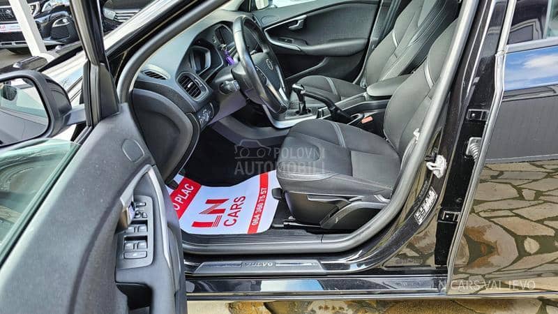 Volvo V40 MOMENTUM/T0P