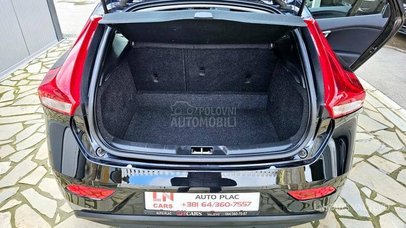 Volvo V40 MOMENTUM/T0P