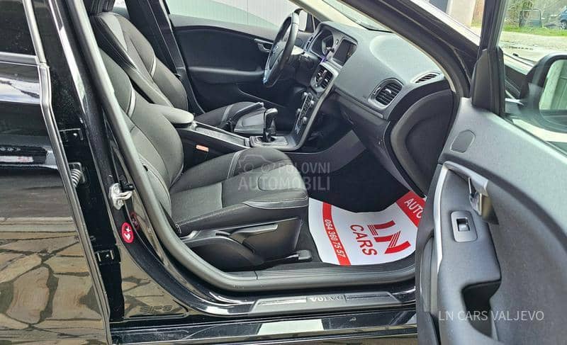 Volvo V40 MOMENTUM/T0P