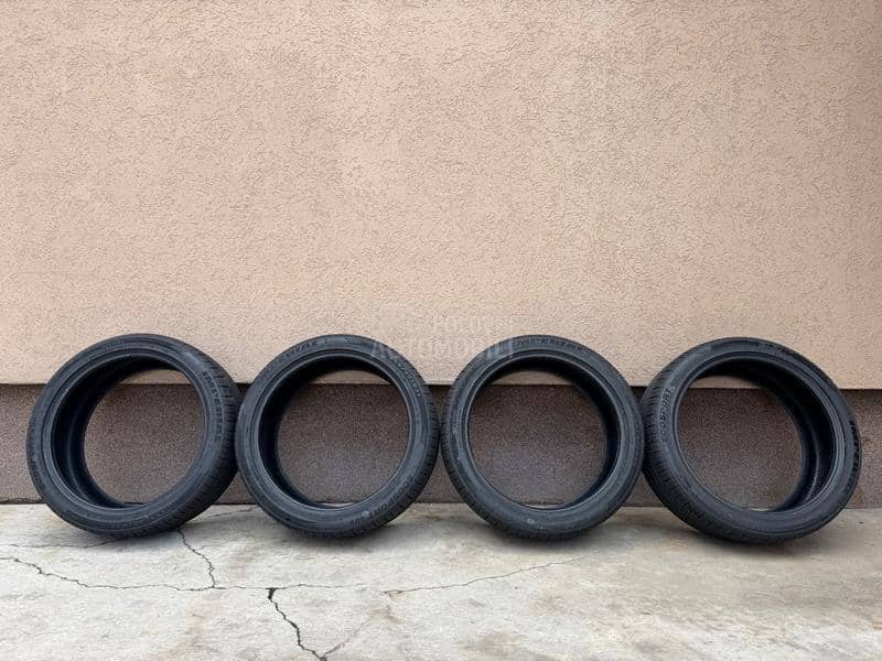 Imperial 255/40 R21 Letnja