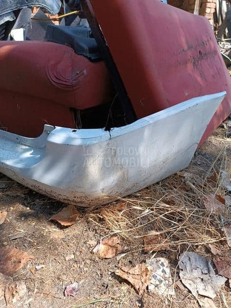 Zadnji branik za karavana