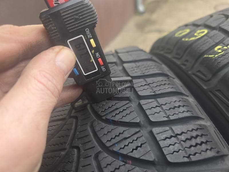 Bridgestone 215/60 R16 Zimska