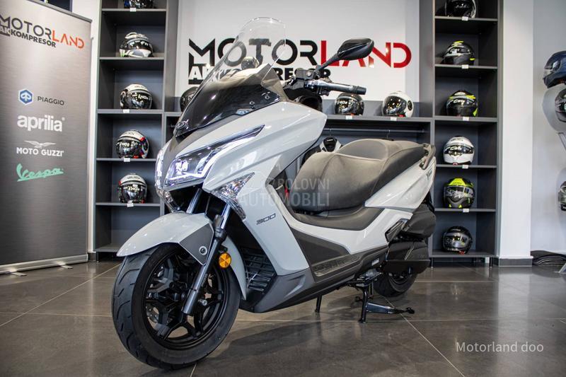 Kymco Xtown 300
