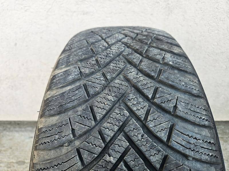 Hankook 215/55 R16 Zimska