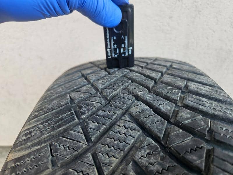 Hankook 215/55 R16 Zimska