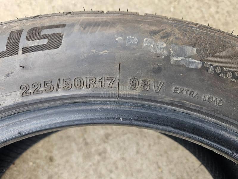 Ostalo 225/50 R17 Zimska