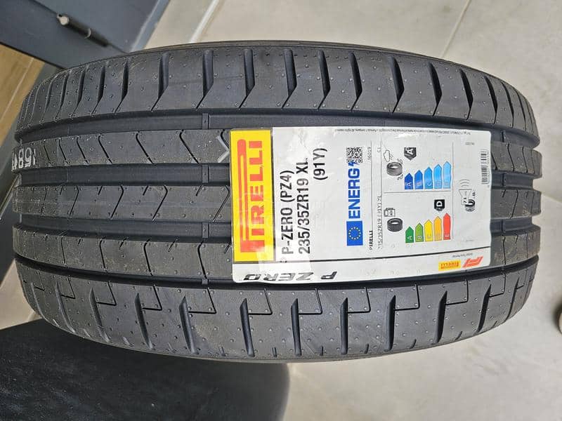 Pirelli 235/35 R19 Letnja