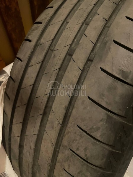 Bridgestone 225/50 R18 Letnja