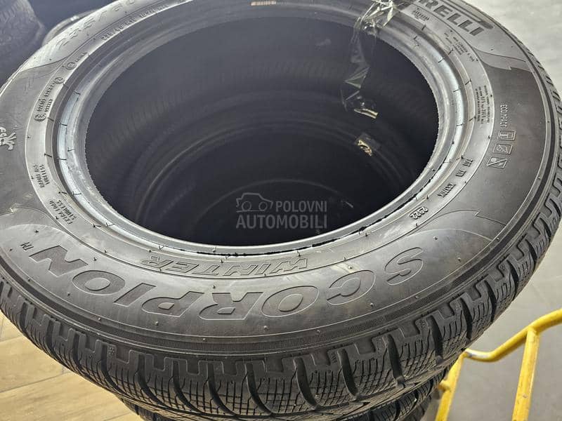 Pirelli 235/60 R18 Zimska