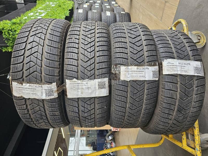 Pirelli 235/60 R18 Zimska