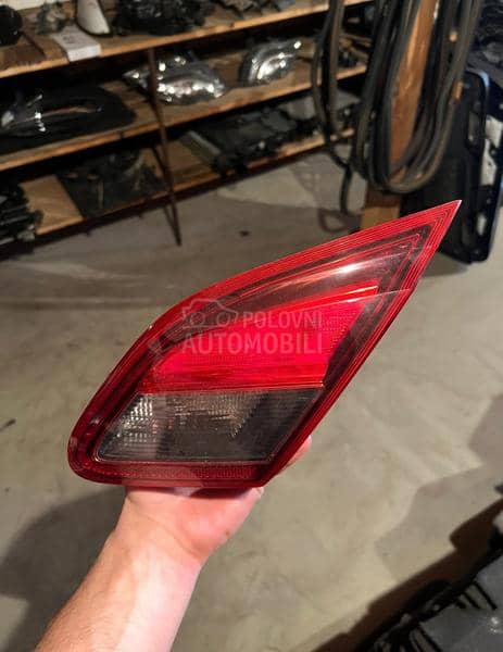 lampa svetlo u gepek vratima