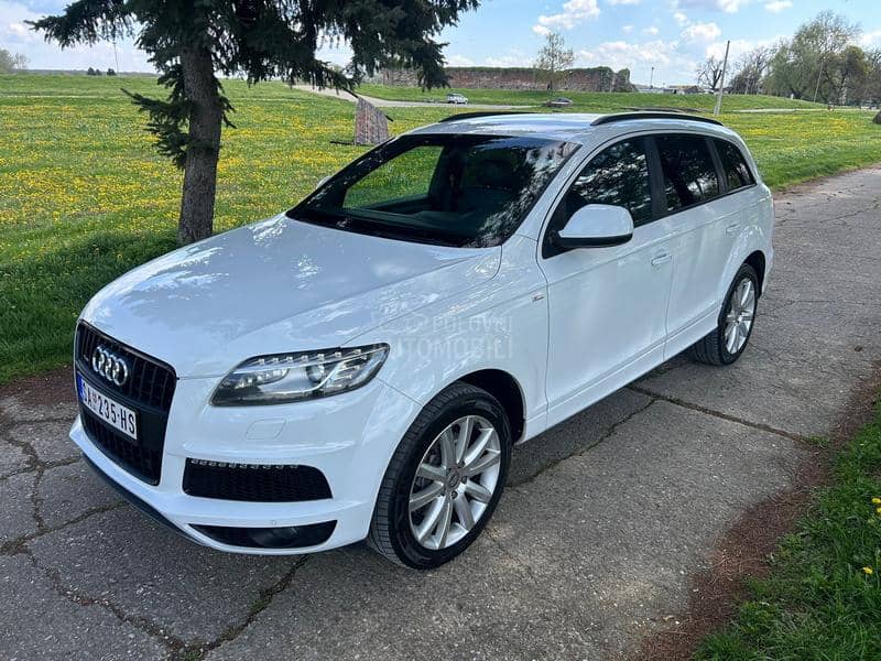 Audi Q7  Audi Q7