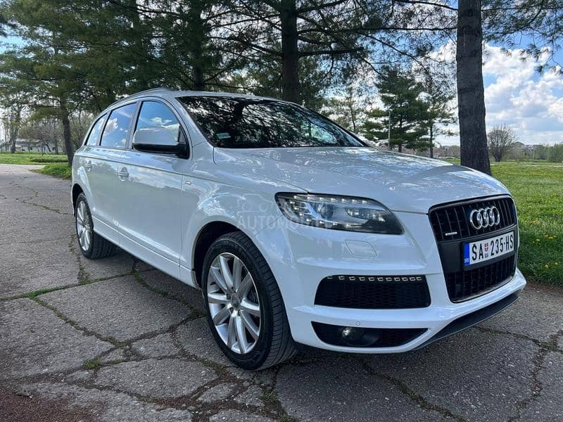 Audi Q7  Audi Q7