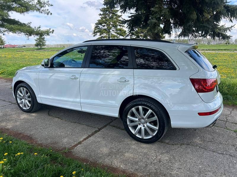 Audi Q7  Audi Q7