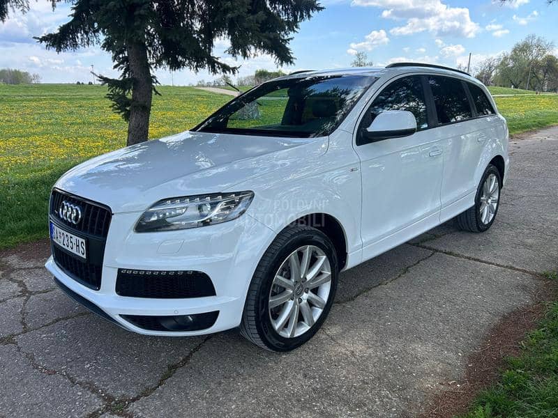 Audi Q7  Audi Q7