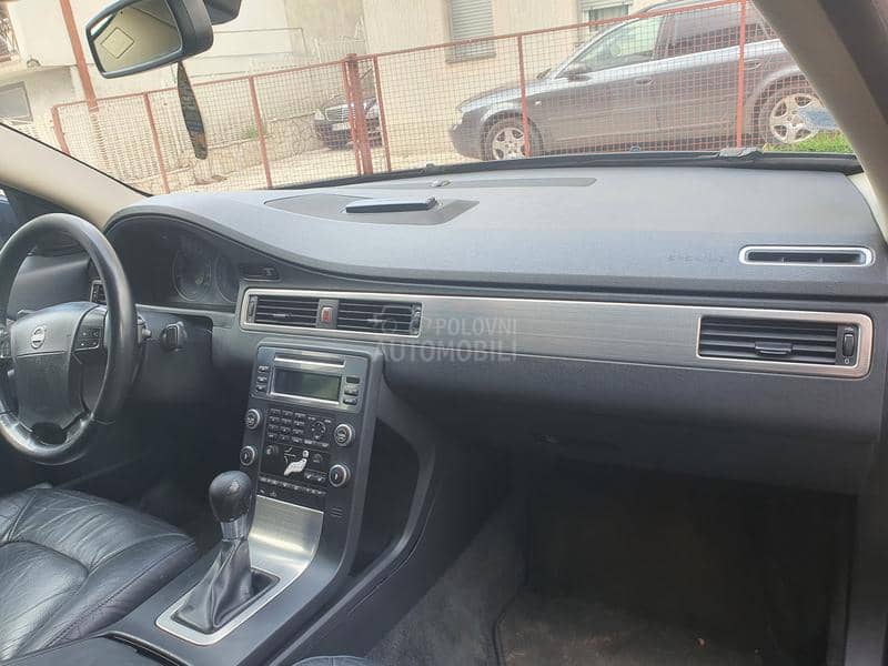 Volvo S80 
