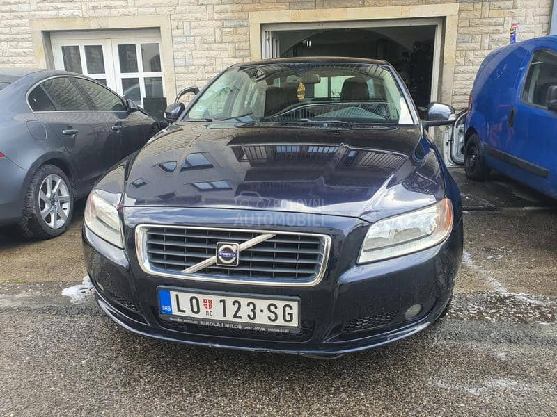 Volvo S80 