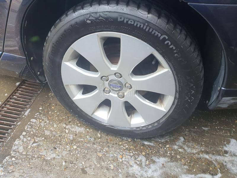 Volvo S80 