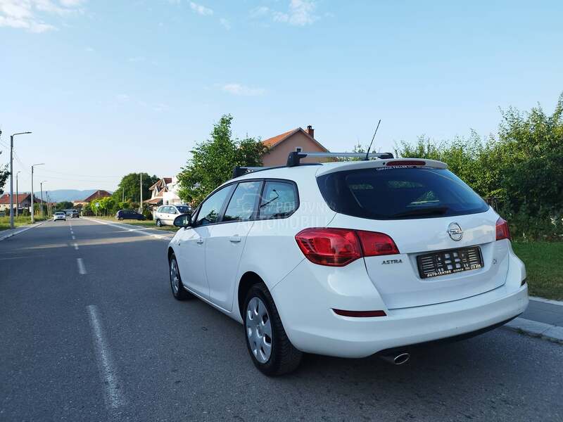 Opel Astra J 1.4  SVAJCARSKA